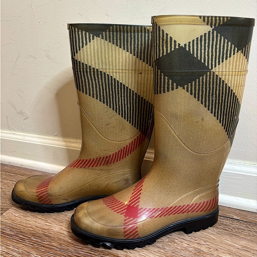 Burberry Plaid Rain Boots - Tan and Black